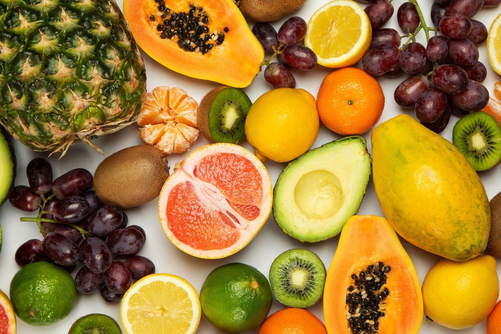 Người bệnh sốt xuất huyết nên bổ sung nhiều trái cây giàu vitamin C (Nguồn: Canva)