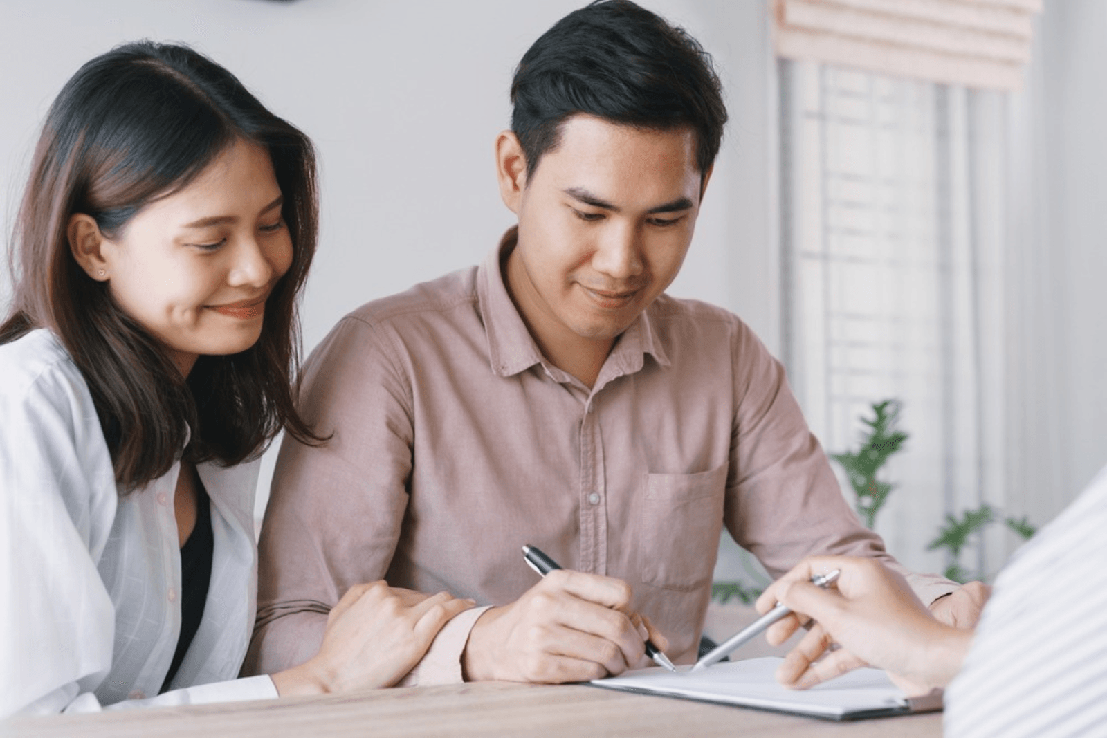 Giá bán bảo hiểm y tế hộ gia đình được quy định như thế nào?
