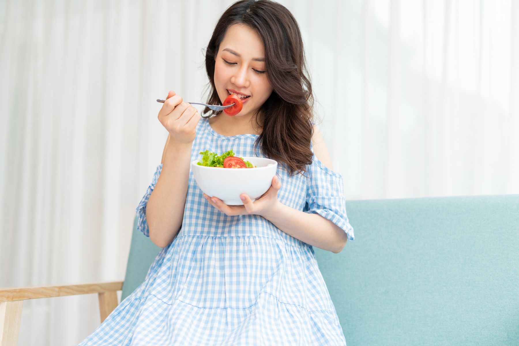 Mua bảo hiểm thai sản có thời gian chờ ngắn nhất ở đâu tốt nhất? (Nguồn: Canva)