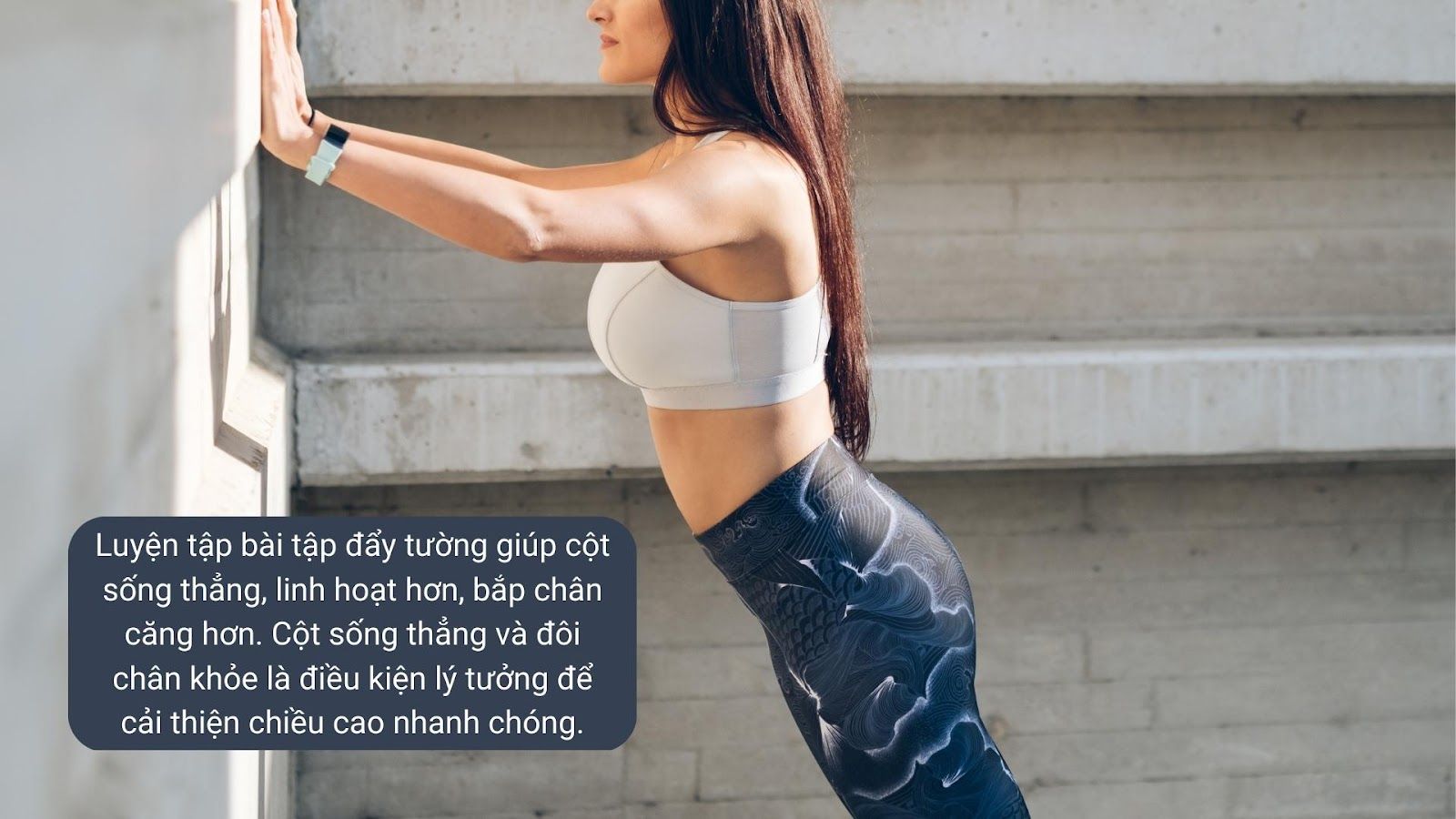 Đẩy tường giúp cột sống linh hoạt hơn - Nguồn: Canva