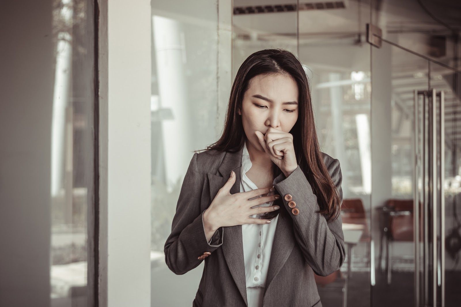 Viêm phế quản có thể tự điều trị tại nhà (Nguồn: Canva)
