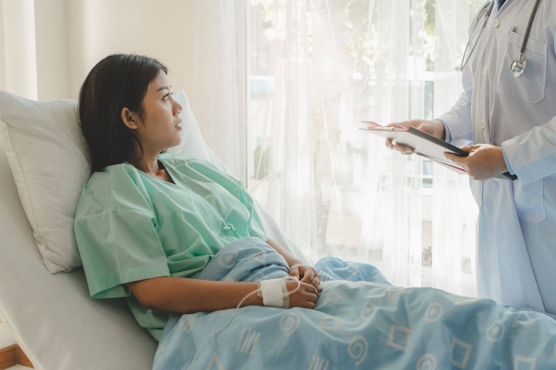 Bác sĩ sẽ lên phác đồ điều trị hiện tượng sảy thai tự nhiên tùy theo tuổi thai, loại sảy thai và thời gian theo dõi dài hay ngắn.