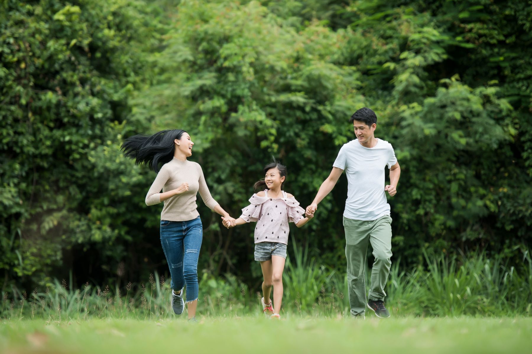 Bảo hiểm bệnh hiểm nghèo đồng hành cùng bạn vun đắp một cuộc sống khỏe mạnh dài lâu.