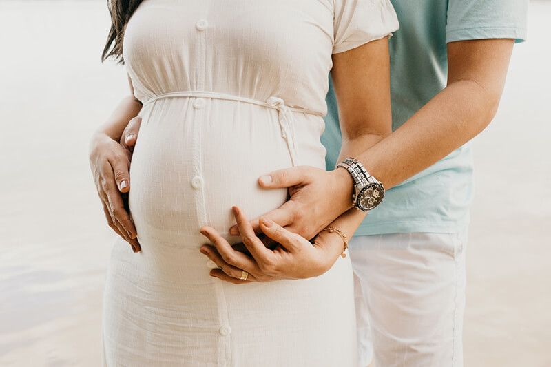 Tiền bảo hiểm xã hội san sẻ một phần tài chính với người chồng có vợ đang mang thai