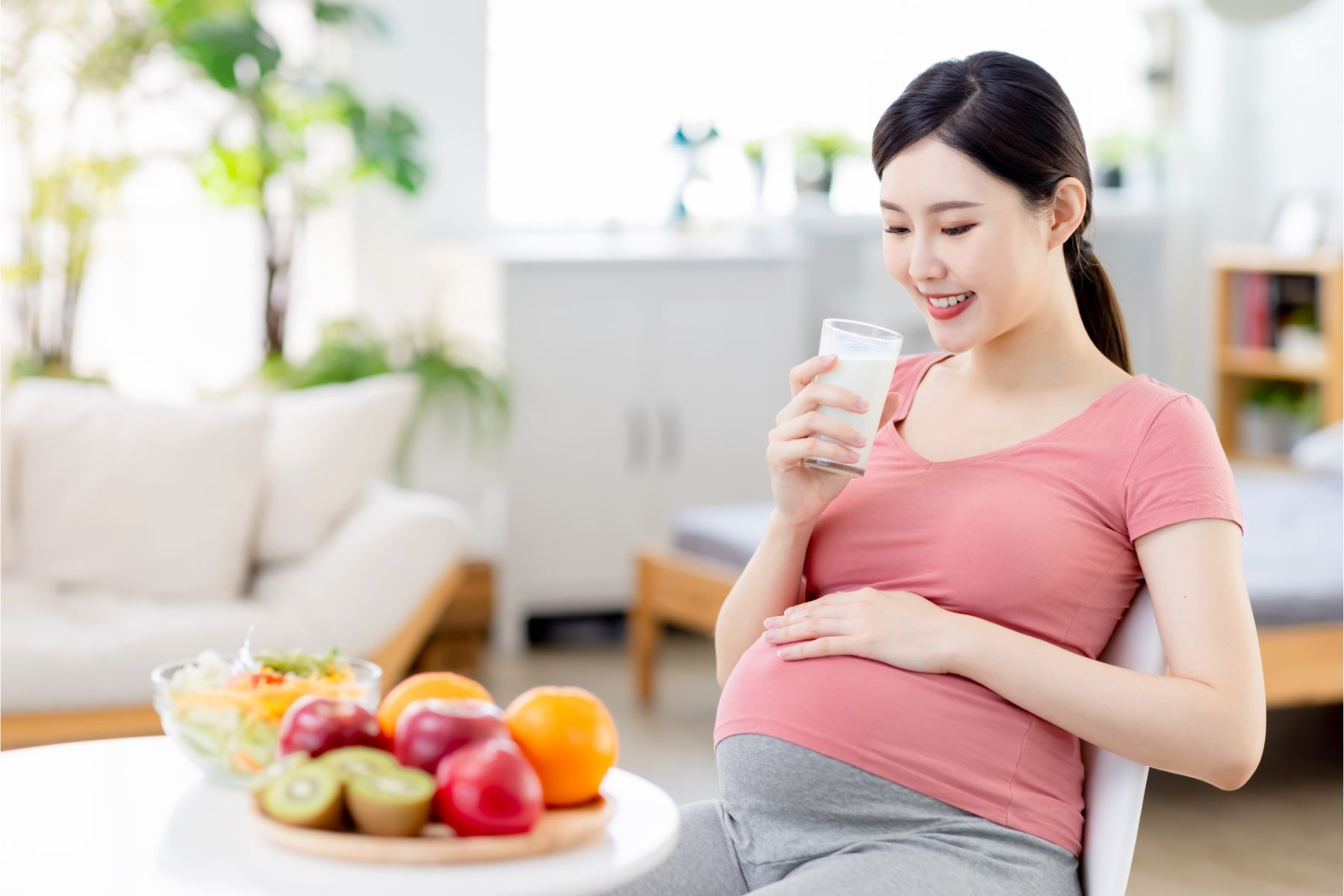 Bảo hiểm chăm sóc sức khỏe của công ty bảo hiểm nhân thọ (Nguồn: Canva)