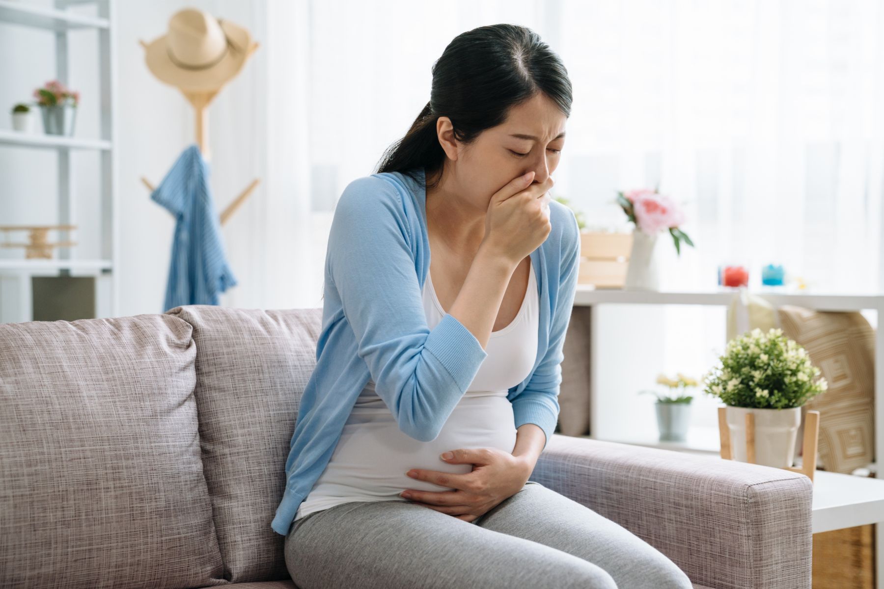 Triệu chứng buồn nôn thường xảy ra khi phụ nữ mang thai (Nguồn: Canva)