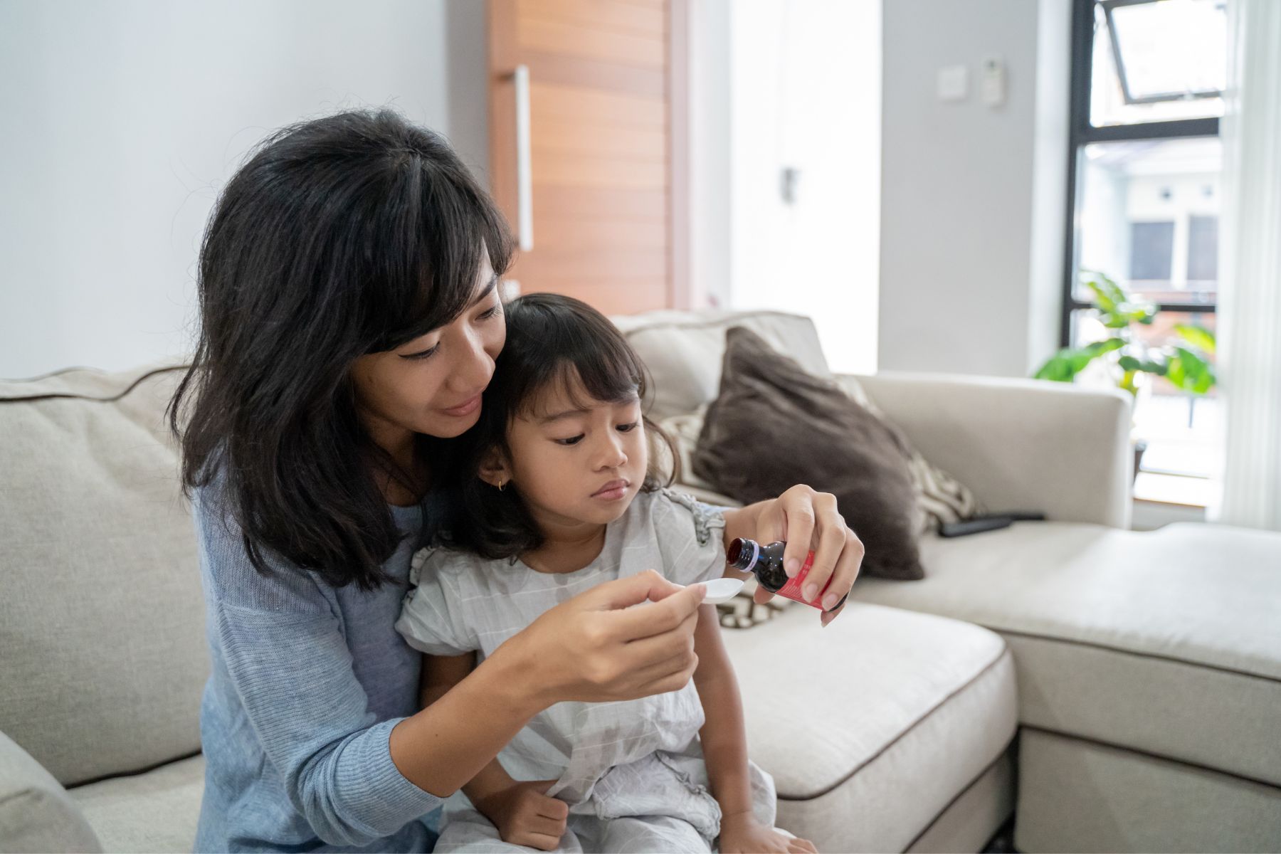 Chăm sóc tinh thần người bệnh sẽ giúp họ mau chóng hồi phục và khỏe mạnh (Nguồn: Canva)