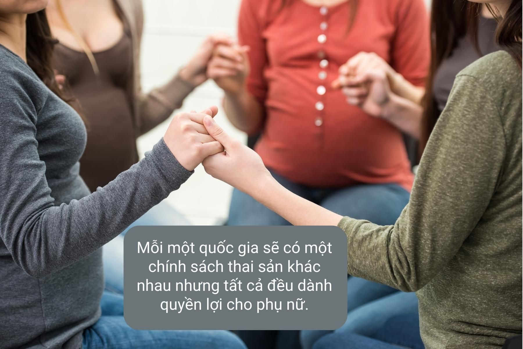 Chế độ thai sản giúp cả cha và mẹ có thể vừa chăm sóc gia đình, vừa phát triển sự nghiệp - Nguồn ảnh: Canva