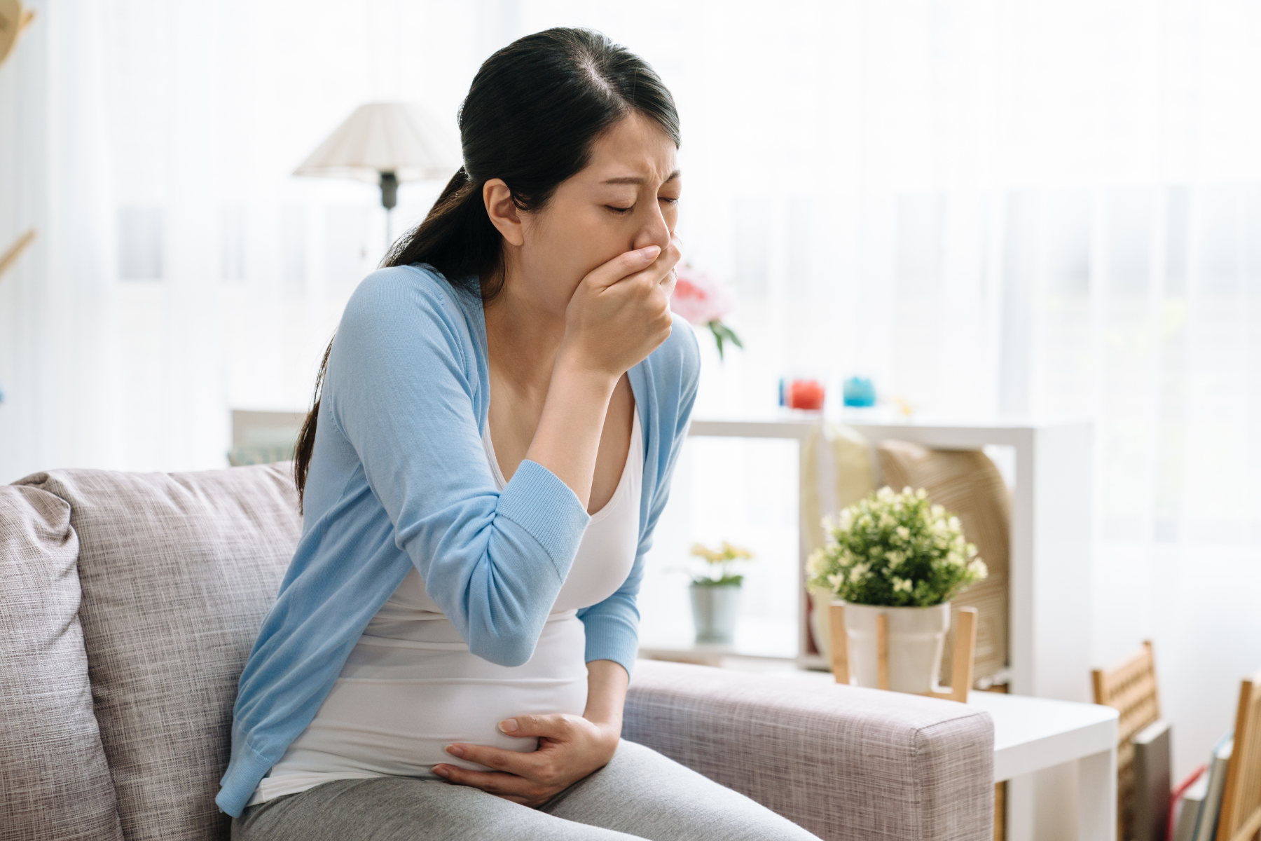 Khi đang nghỉ thai sản thai bị ốm bạn sẽ không được hưởng chế độ ốm đau của BHXH