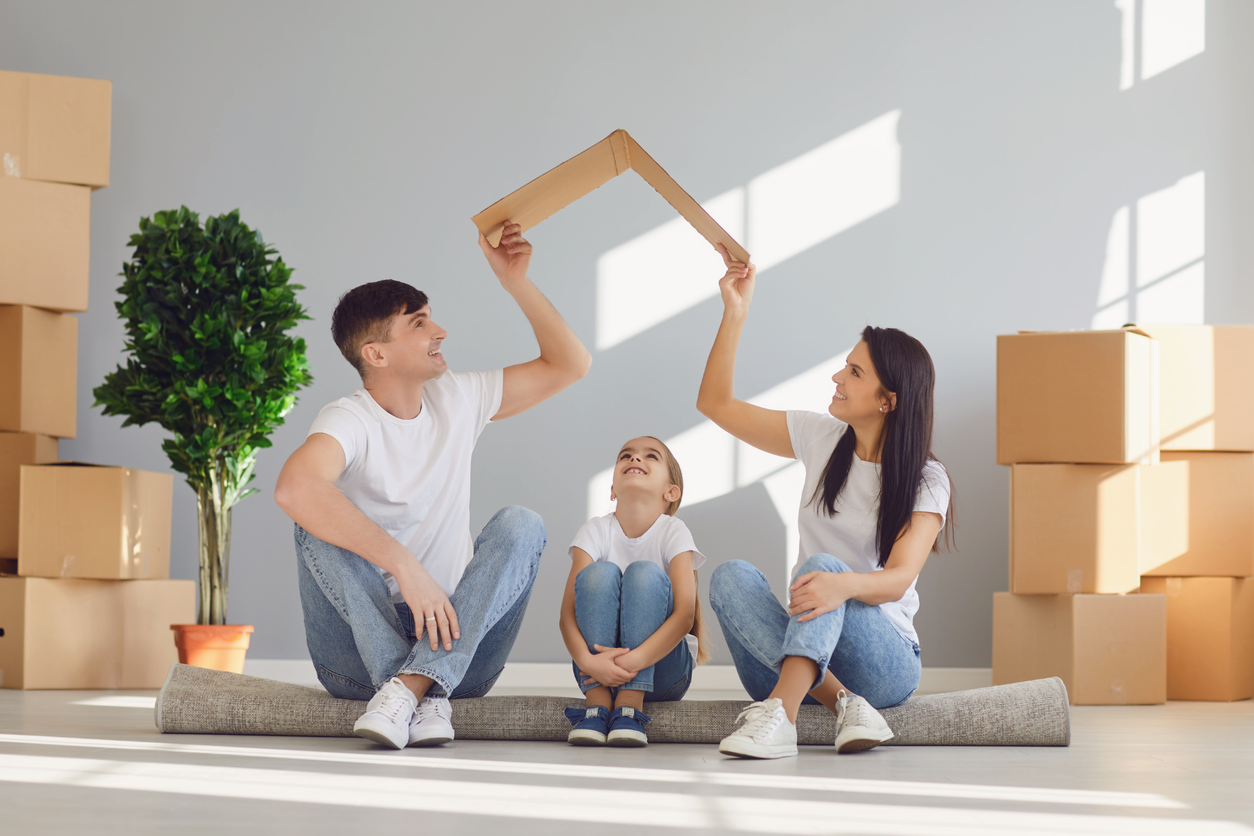 Lợi ích thiết thực giúp bảo vệ gia đình bạn khi mua bảo hiểm nhân thọ (Nguồn: Canva)