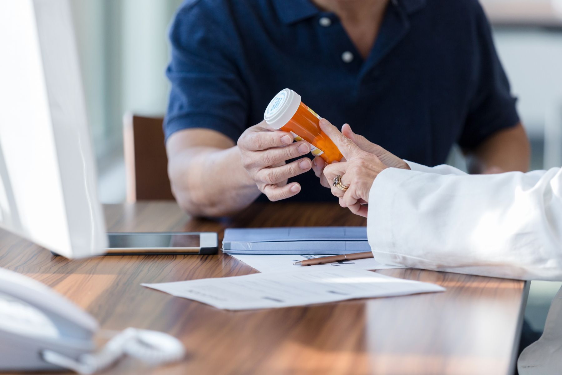 Corticoid là nhóm thuốc chống viêm mạnh và có nhiều loại khác nhau (Nguồn: Canva)