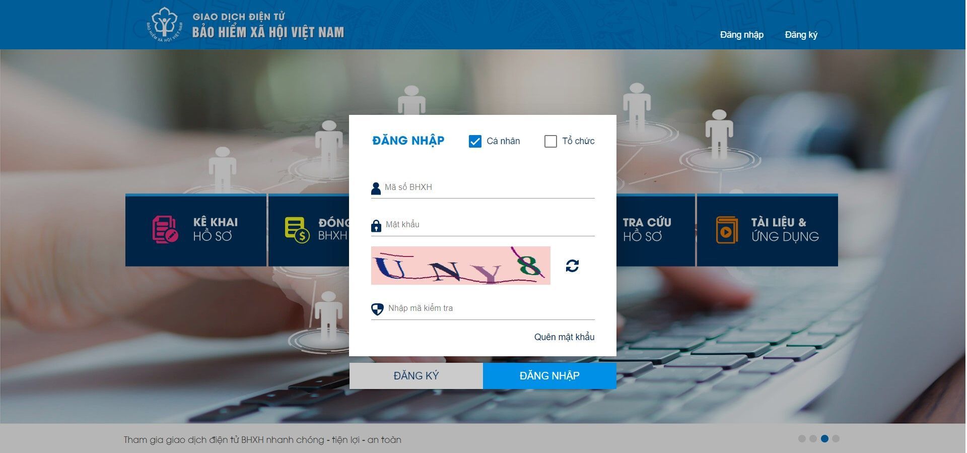 Chọn đăng nhập, nhập mã số BHXH của bạn và mật khẩu.