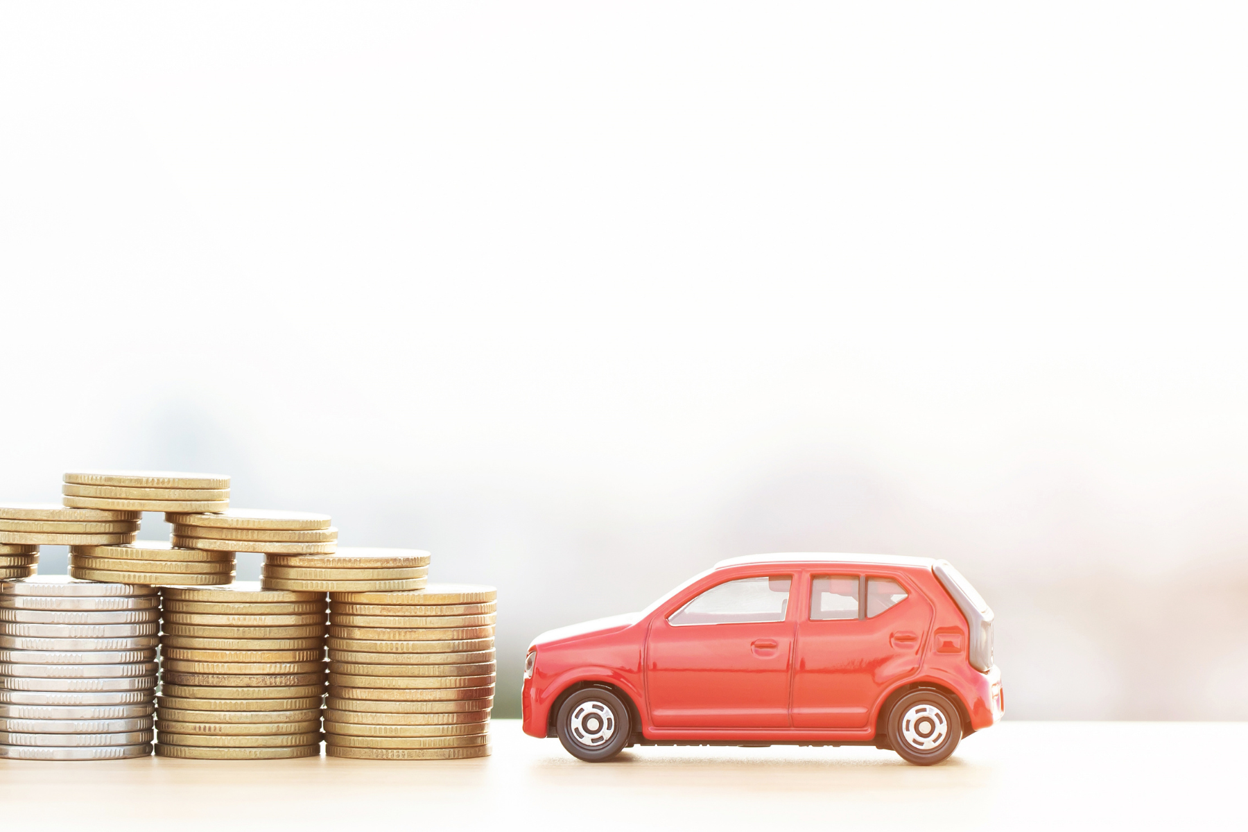 Mức phạt khi không có Giấy chứng nhận bảo hiểm trách nhiệm dân sự của chủ xe cơ giới. (Nguồn: Canva)