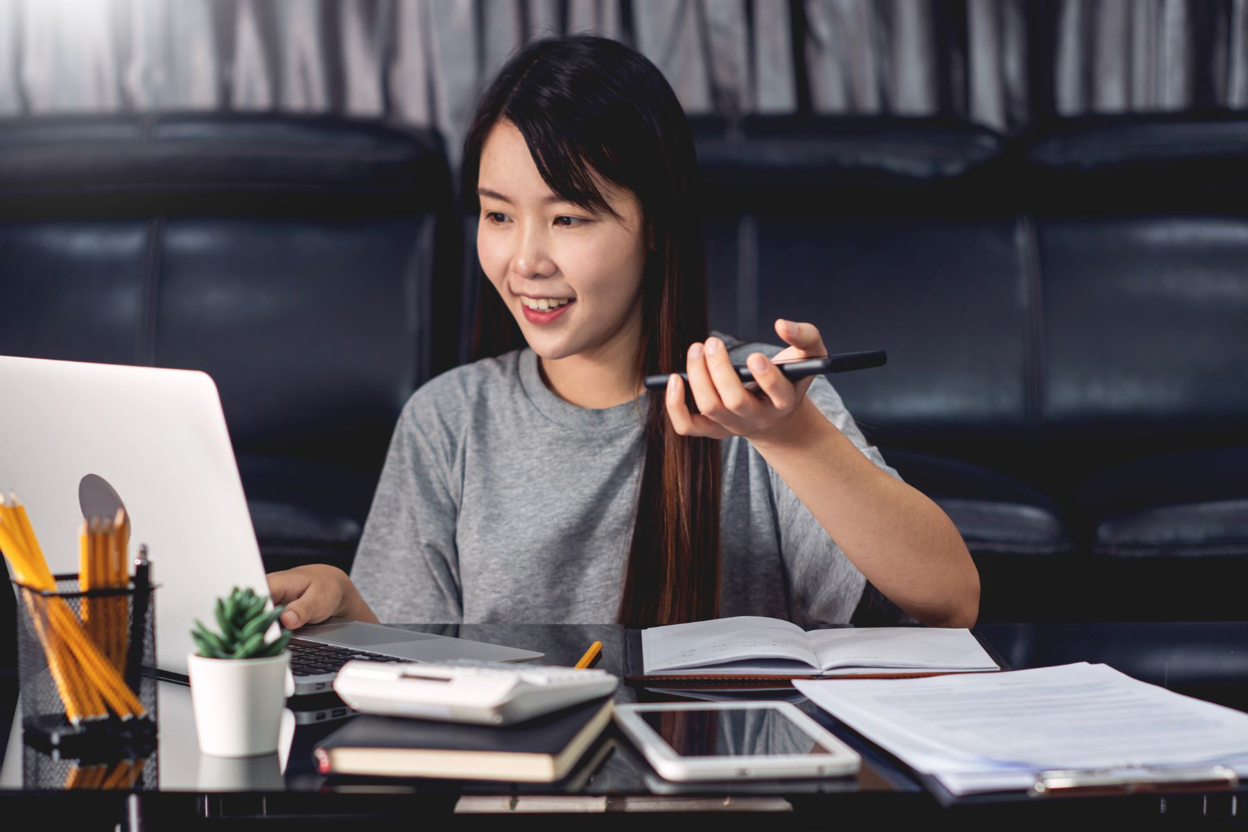 Bạn có thể trở thành đại lý của Papaya và bán các sản phẩm bảo hiểm của các nhà cung cấp uy tín nhất (Nguồn: Canva)