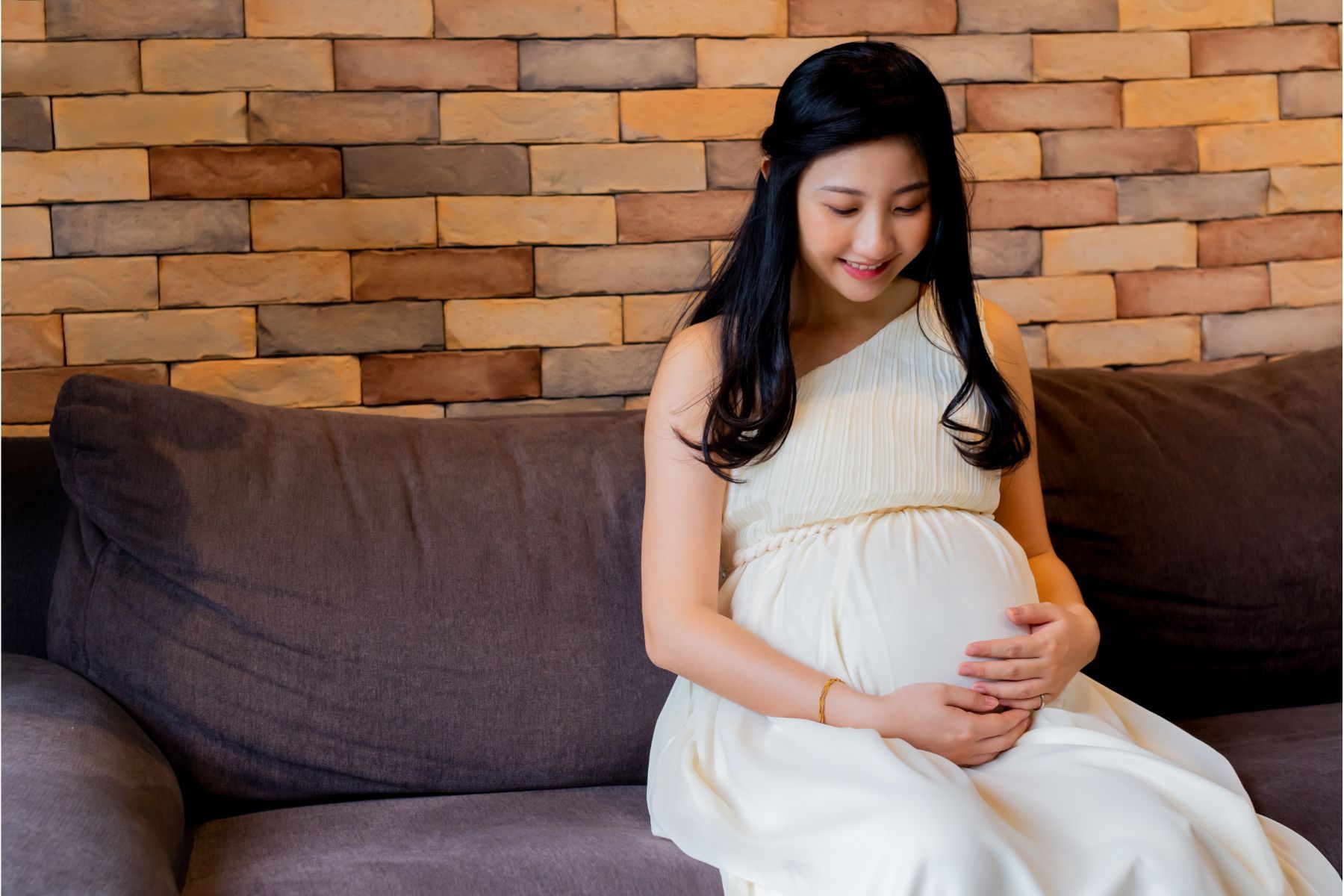Điều kiện hưởng chế độ thai sản khi tham gia BHXH tự nguyện (Nguồn: Canva)