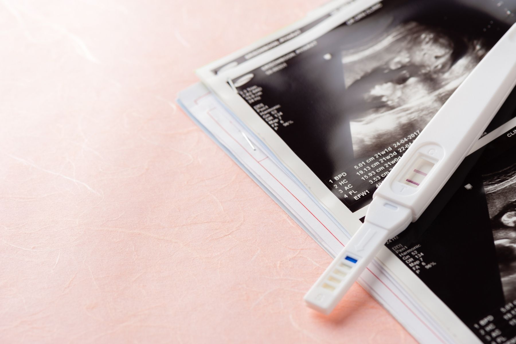Tuy nhiên, cách nhìn que thử thai biết trai hay gái này không phải lúc nào cũng chính xác (Nguồn: Canva) 