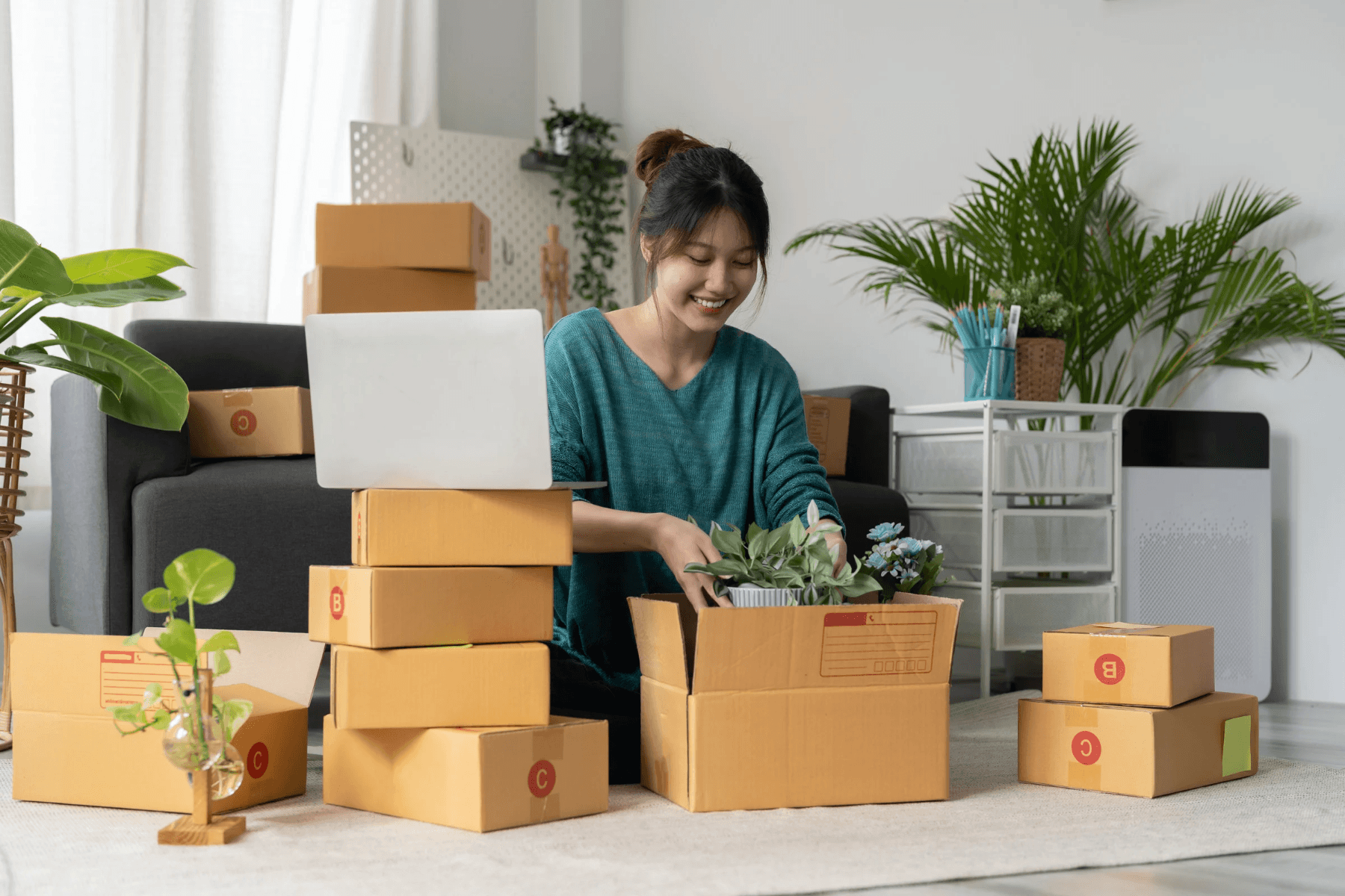 Xới đất, trồng cây, tưới nước và chăm sóc cho cây là cách kết nối với thiên nhiên, chữa lành tâm trí hiệu quả.