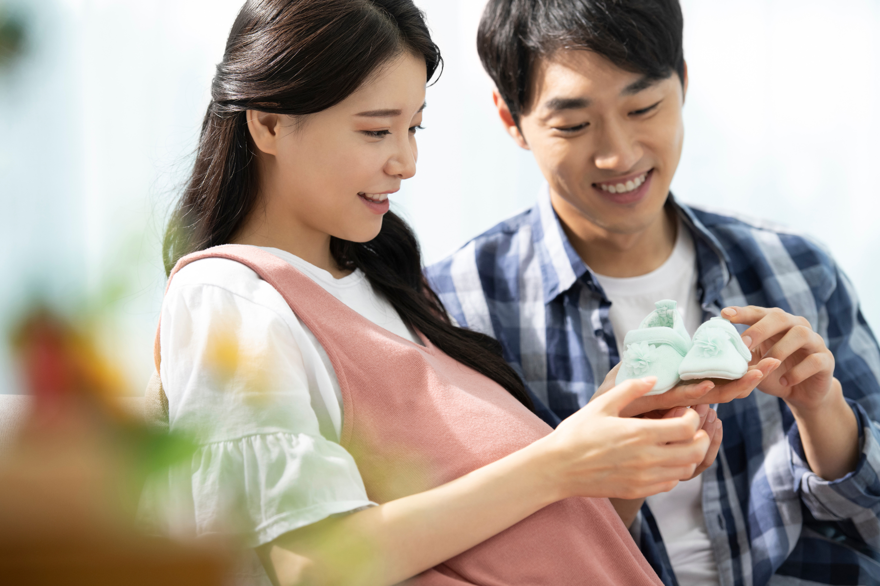 Để được hưởng đầy đủ quyền lợi, chị em nên cân nhắc kế hoạch sinh con để mua bảo hiểm thai sản trước khi mang thai.