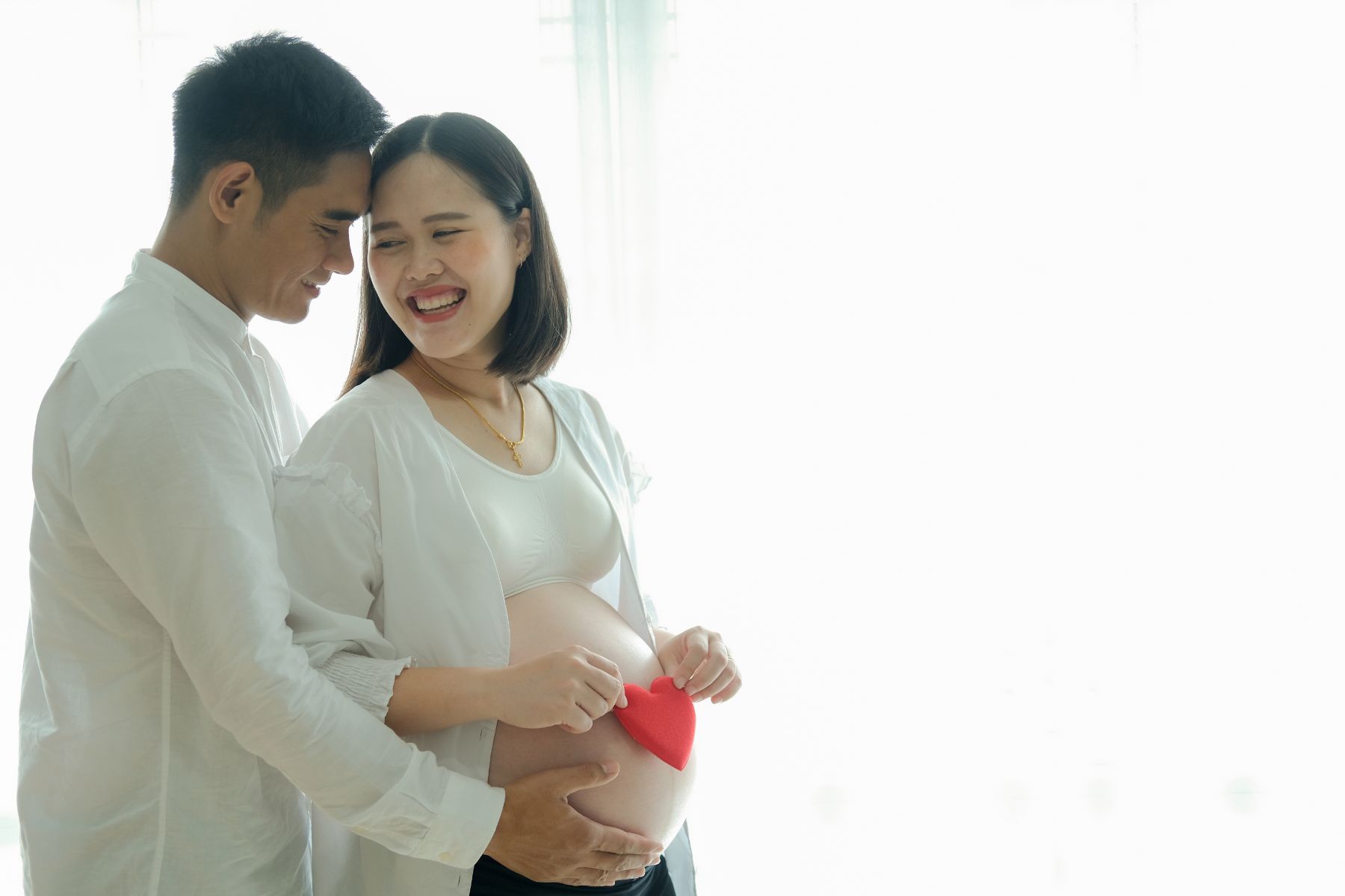 Tra cứu tiền bảo hiểm thai sản nhanh chóng năm 2023 - Nguồn ảnh: Canva