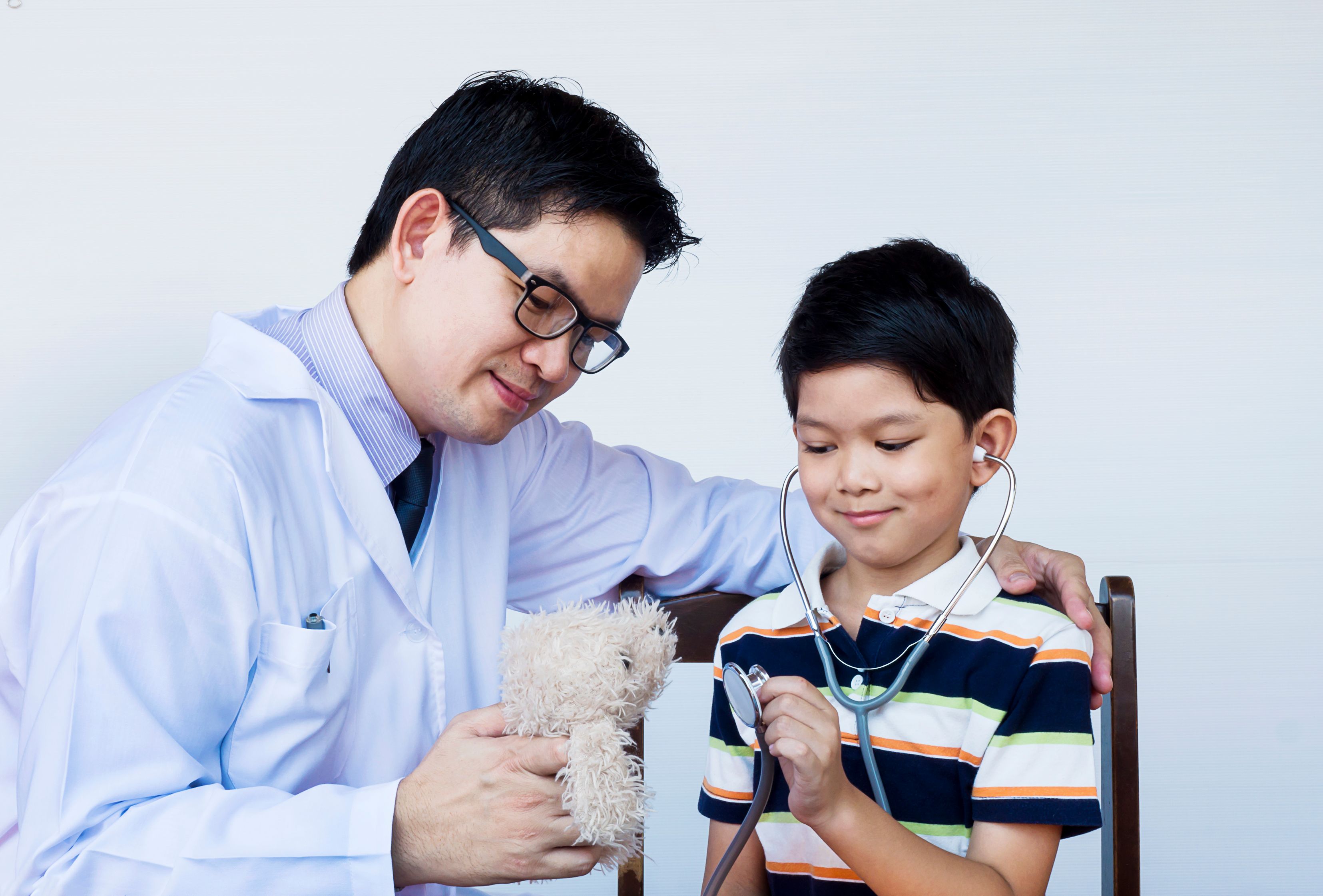 Trẻ được hưởng nhiều quyền lợi y tế khi tham gia bảo hiểm thân thể cho trẻ dưới 6 tuổi.