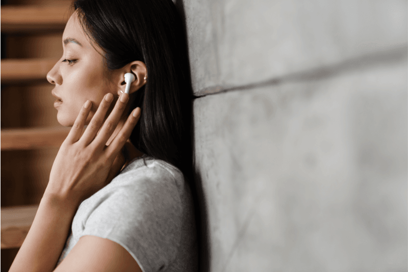 Trị liệu bằng âm thanh là giải pháp đơn giản có thể thực hiện tại nhà để giải tỏa những lo âu trong công việc