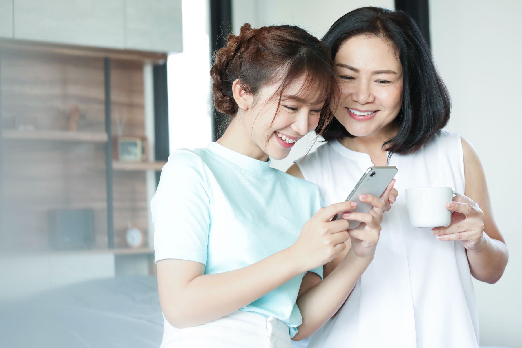 Truy cập cổng thông tin điện tử của BHXH Việt Nam là cách tra cứu tiền bảo hiểm thai sản phổ biến nhất mà người lao động có thể sử dụng.