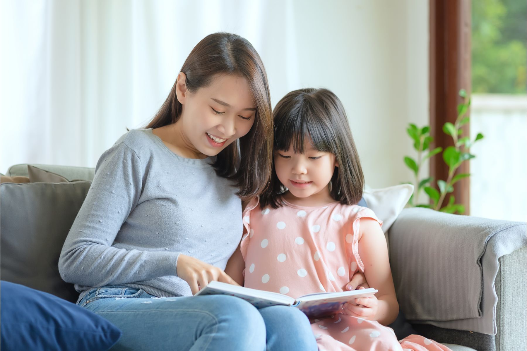 Truyện cổ tích là người bạn đầu tiên của trẻ (Nguồn: Canva)
