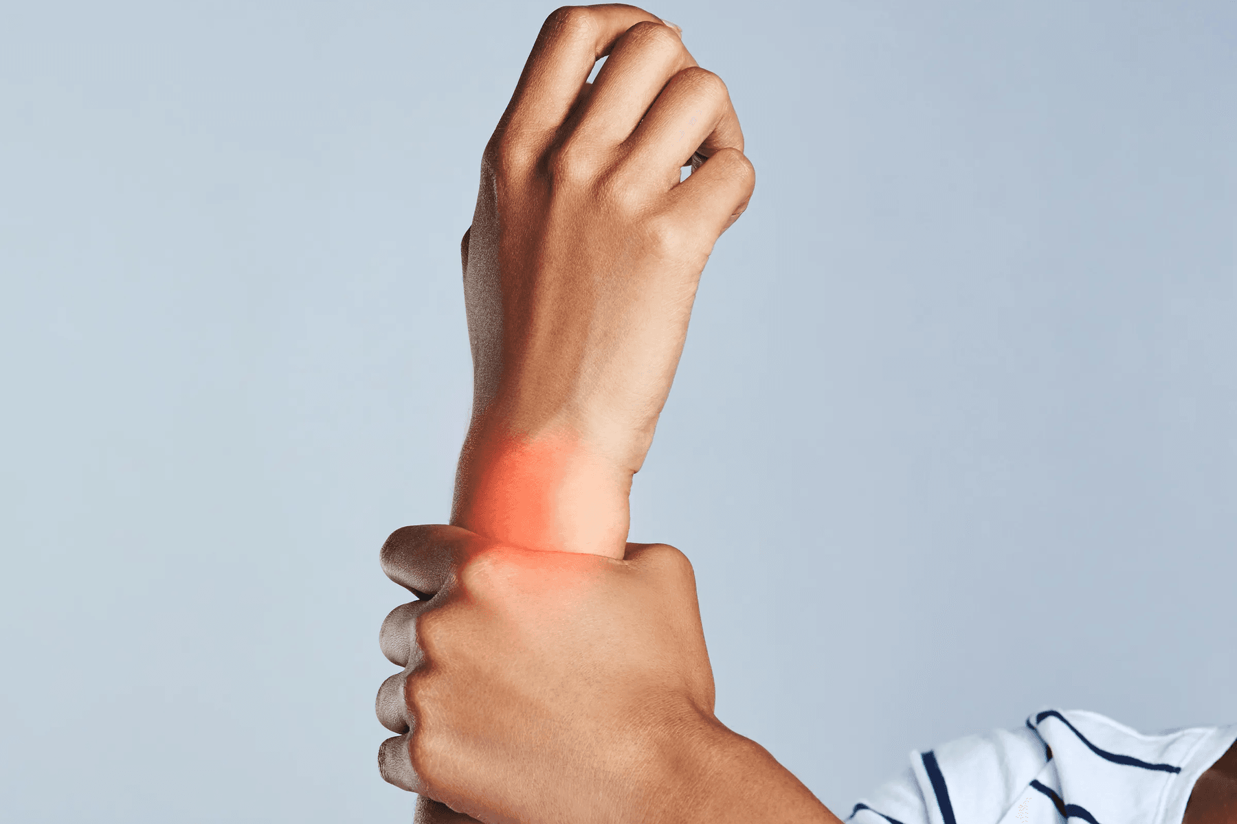 Viêm khớp là một trong các biến chứng gây ra bởi viêm amidan. (Ảnh: GettyImages)